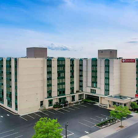 Ramada By Wyndham Niagara Falls Near The Falls Exterior foto